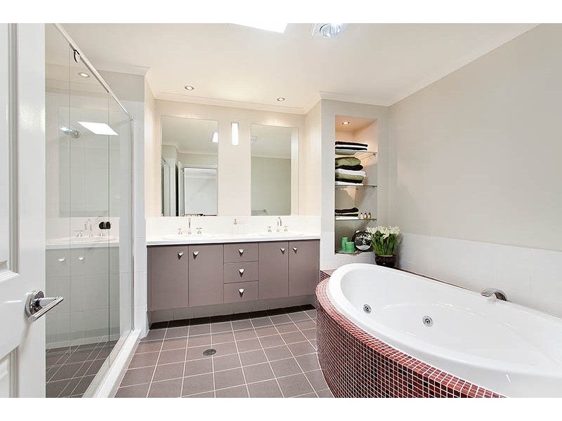 7 Young Avenue, Camden Park NSW 2570