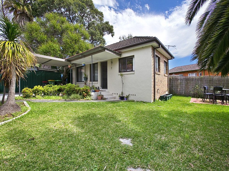 33 Kareena Road, Miranda NSW 2228