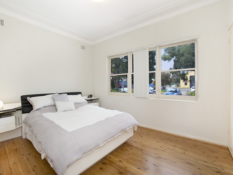 33 Kareena Road, Miranda NSW 2228