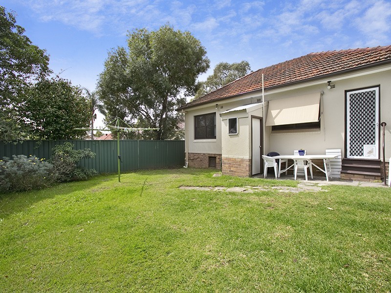 33 Kareena Road, Miranda NSW 2228