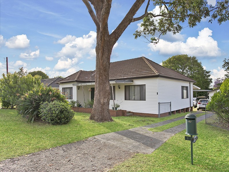 1 Chipilly Avenue, Engadine NSW 2233