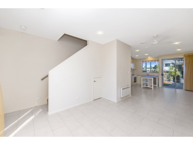 6 Quain Street, Crace ACT 2911