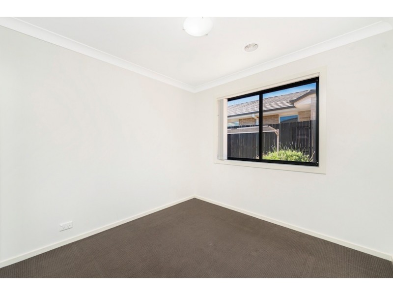 2 Breen Street, Casey ACT 2913