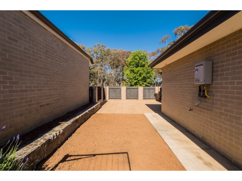 2 Breen Street, Casey ACT 2913