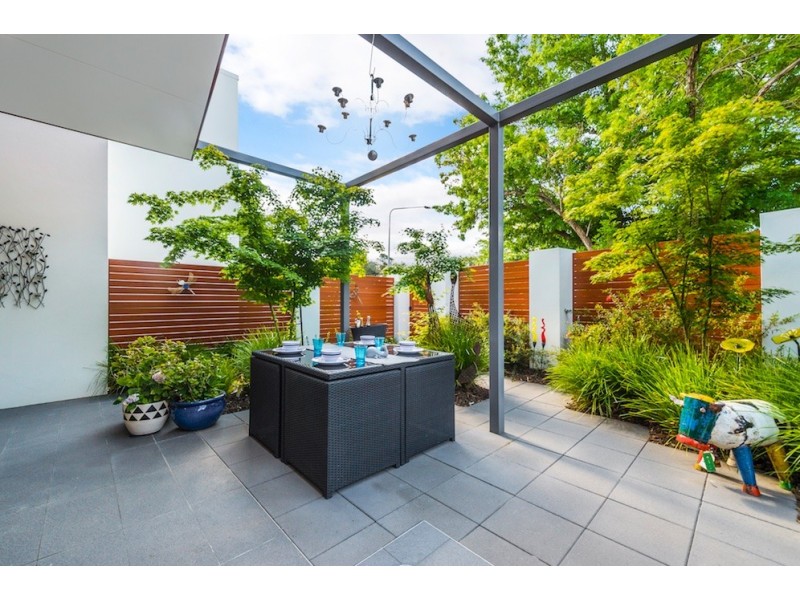 1/155 Strickland Crescent, Deakin ACT 2600