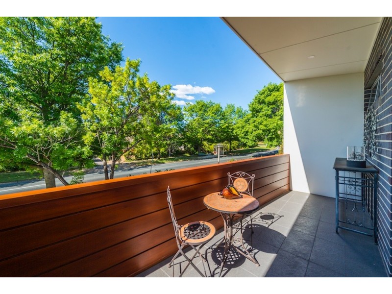 1/155 Strickland Crescent, Deakin ACT 2600