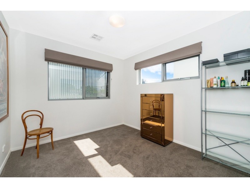 1/155 Strickland Crescent, Deakin ACT 2600