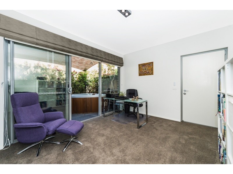 1/155 Strickland Crescent, Deakin ACT 2600
