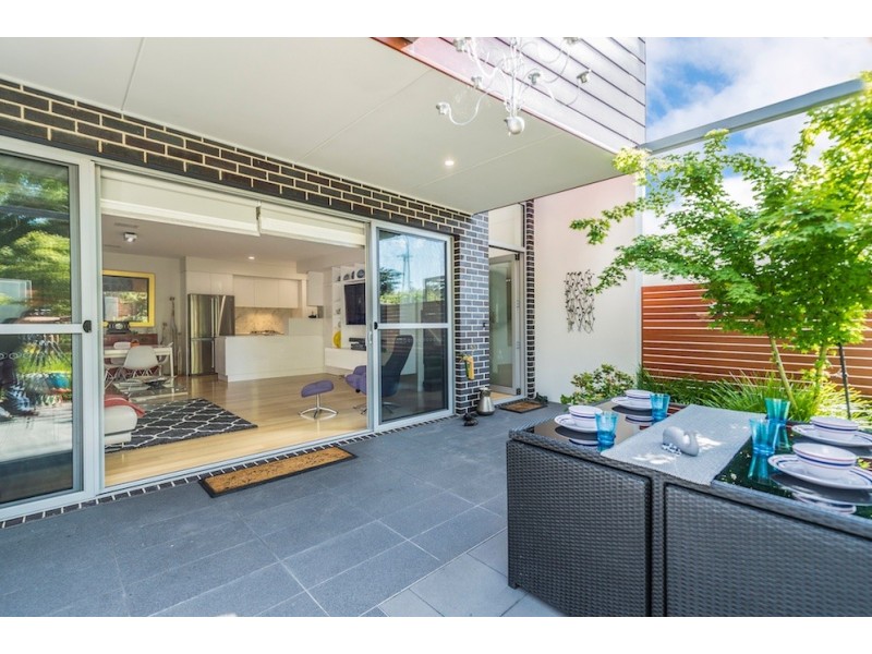 1/155 Strickland Crescent, Deakin ACT 2600
