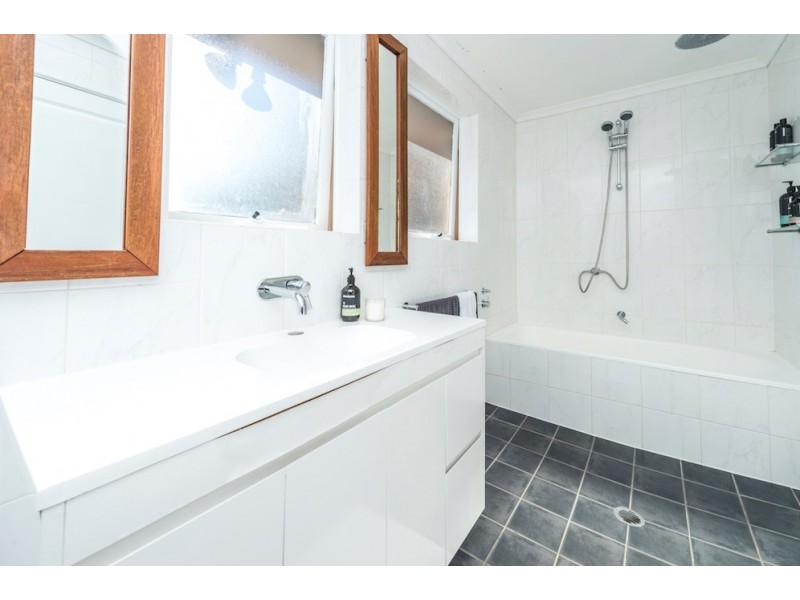 1 Sprent Street, Narrabundah ACT 2604