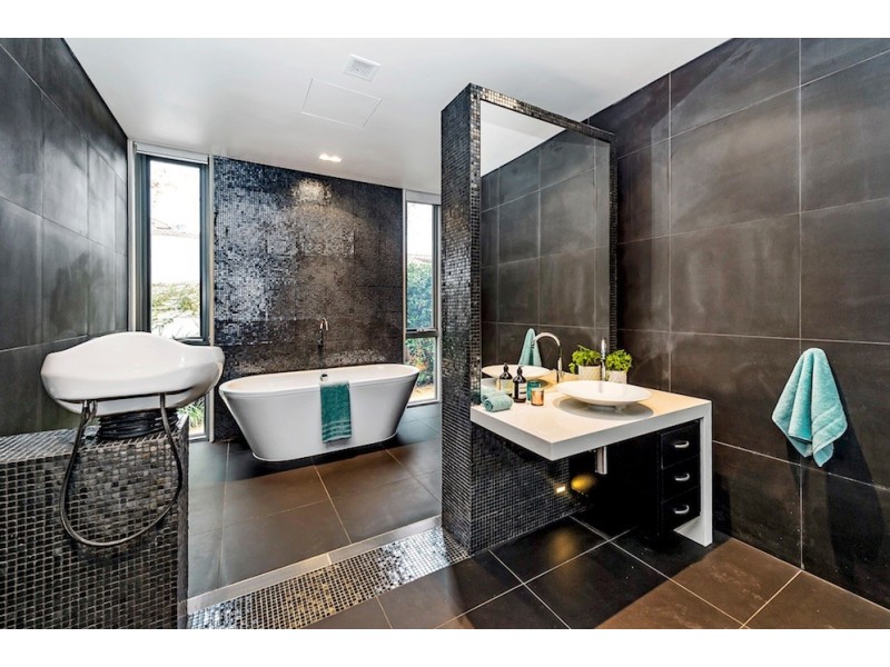 119 Hopetoun Circuit, Yarralumla ACT 2600