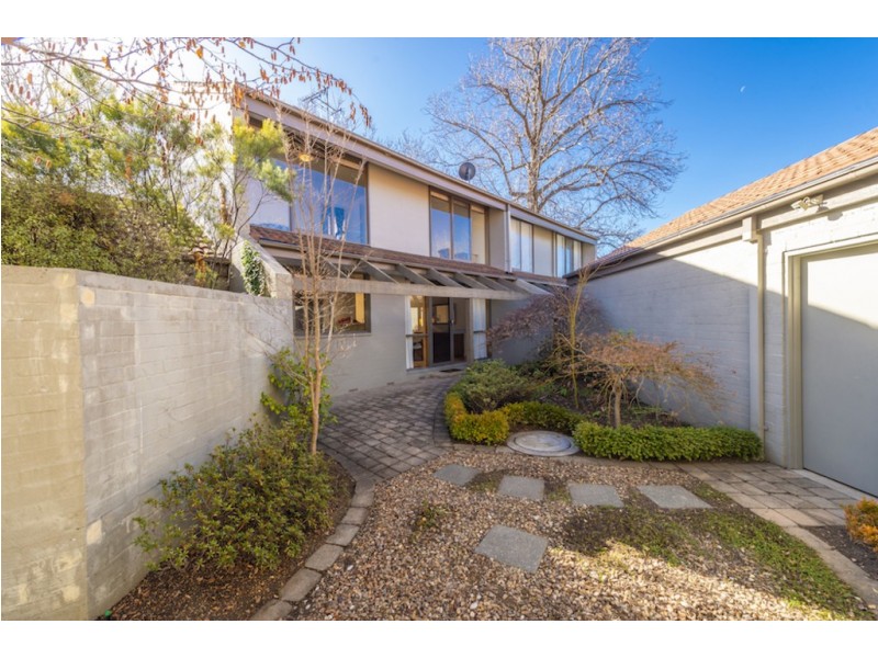 106 Arthur Circle, Forrest ACT 2603