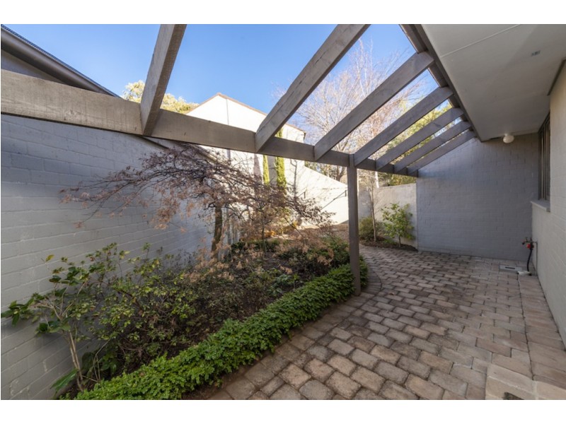 106 Arthur Circle, Forrest ACT 2603