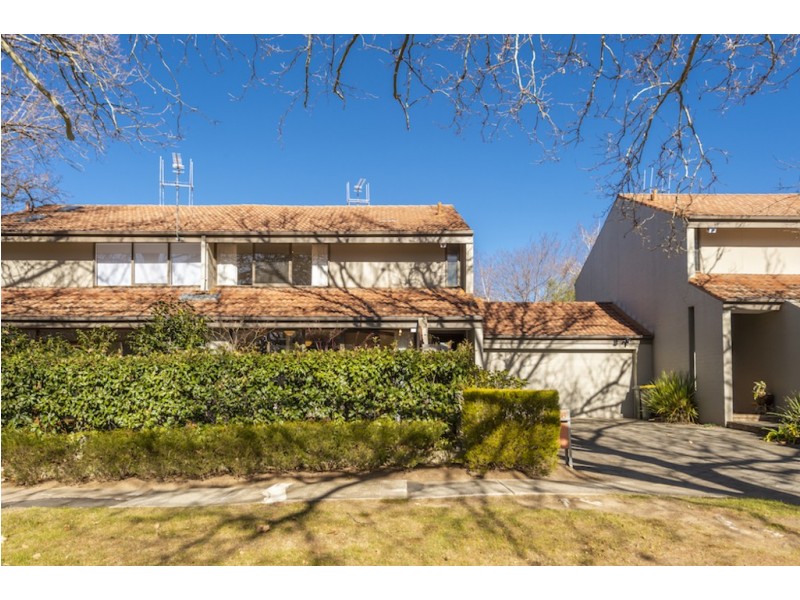 106 Arthur Circle, Forrest ACT 2603