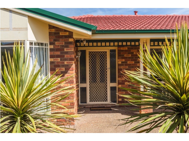 16 Ashcroft Crescent, Monash ACT 2904