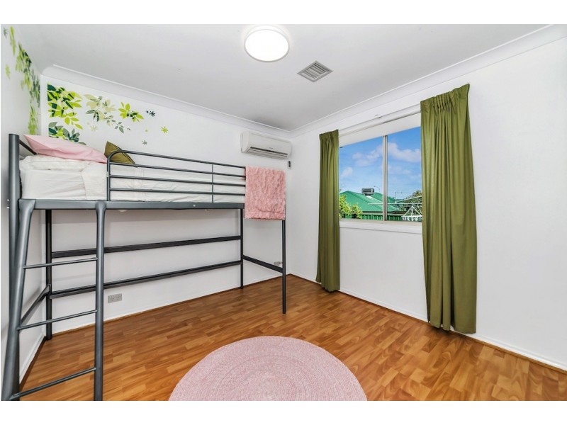16 Ashcroft Crescent, Monash ACT 2904