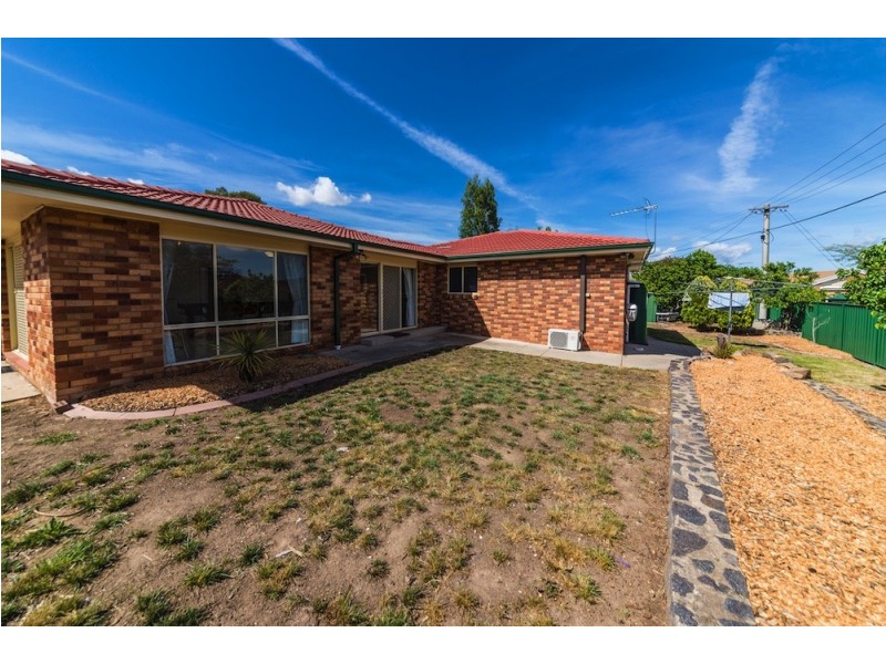 16 Ashcroft Crescent, Monash ACT 2904