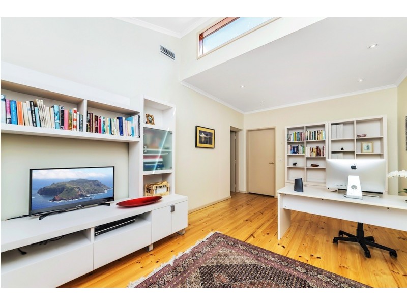 18 Wylie Street, Narrabundah ACT 2604