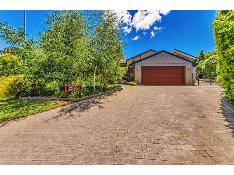 4 Decker Place, Fadden ACT 2904