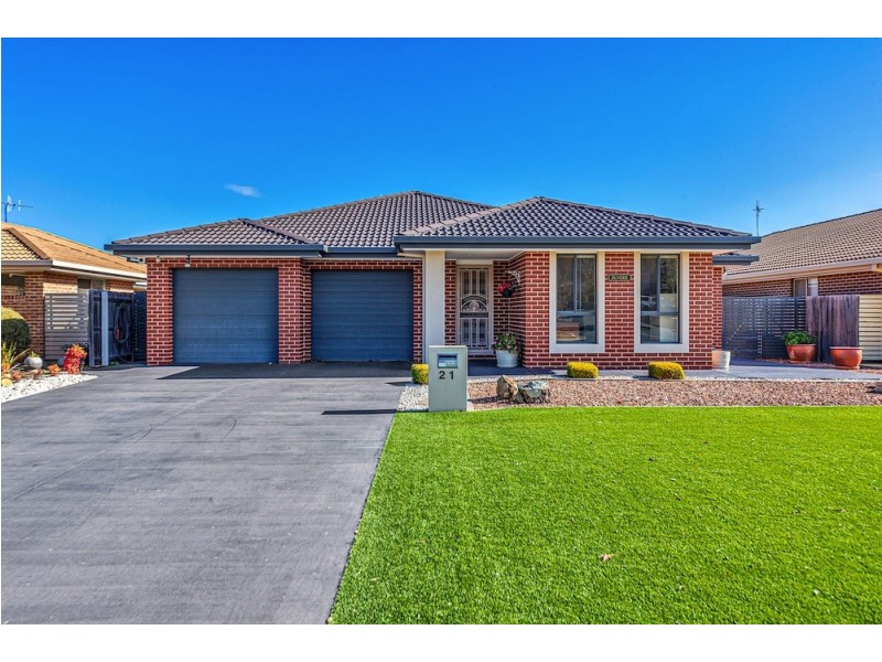 21 Tennyson Drive, Queanbeyan East NSW 2620
