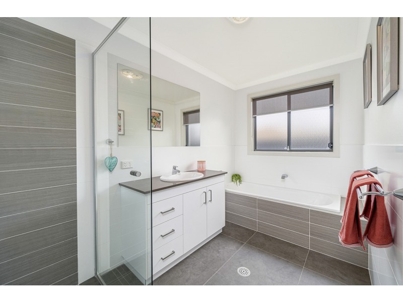 13 Geebung Place, Queanbeyan East NSW 2620