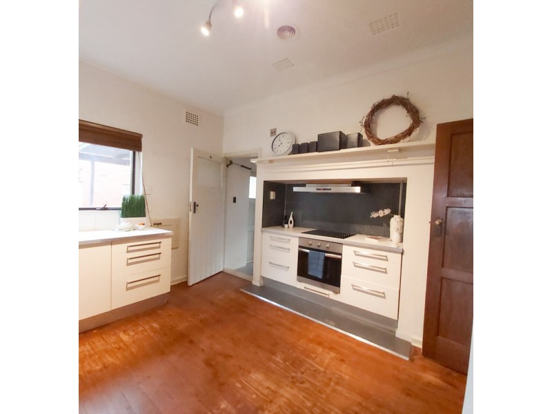 12 Lindsay Street, Narrabundah ACT 2604