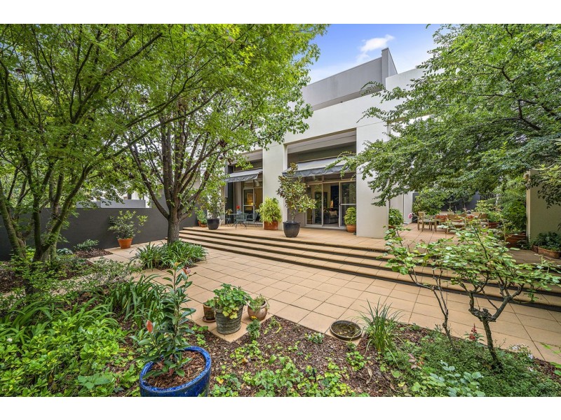 4/5 Kintore Crescent, Yarralumla ACT 2600