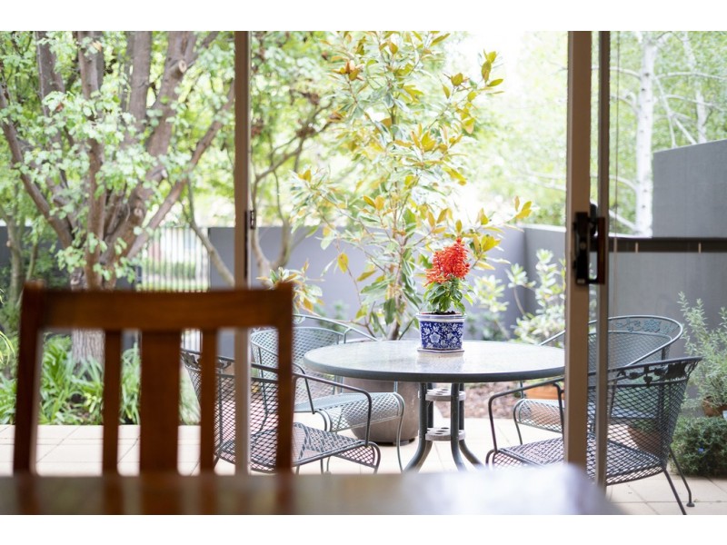 4/5 Kintore Crescent, Yarralumla ACT 2600