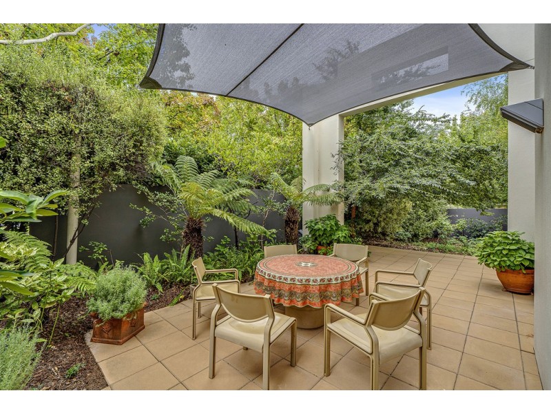 4/5 Kintore Crescent, Yarralumla ACT 2600