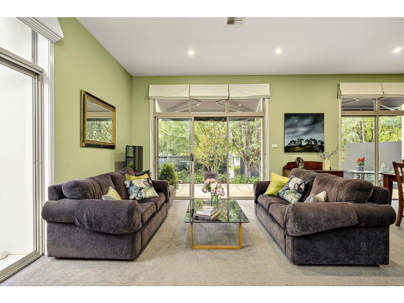 4/5 Kintore Crescent, Yarralumla ACT 2600