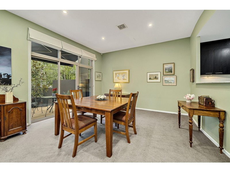 4/5 Kintore Crescent, Yarralumla ACT 2600