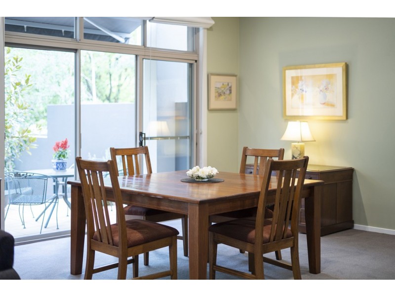 4/5 Kintore Crescent, Yarralumla ACT 2600