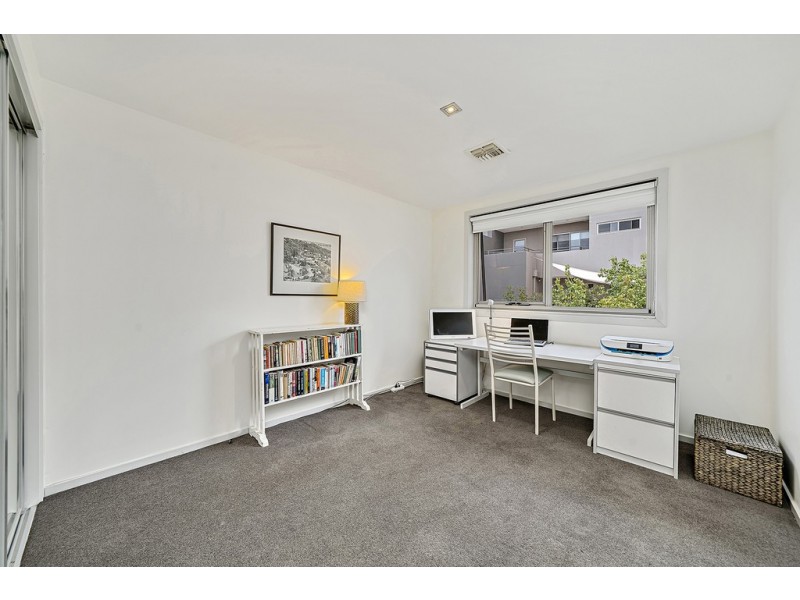 4/5 Kintore Crescent, Yarralumla ACT 2600