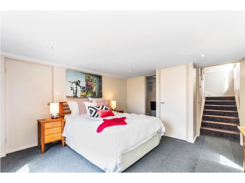 84 Finniss Crescent, Narrabundah ACT 2604