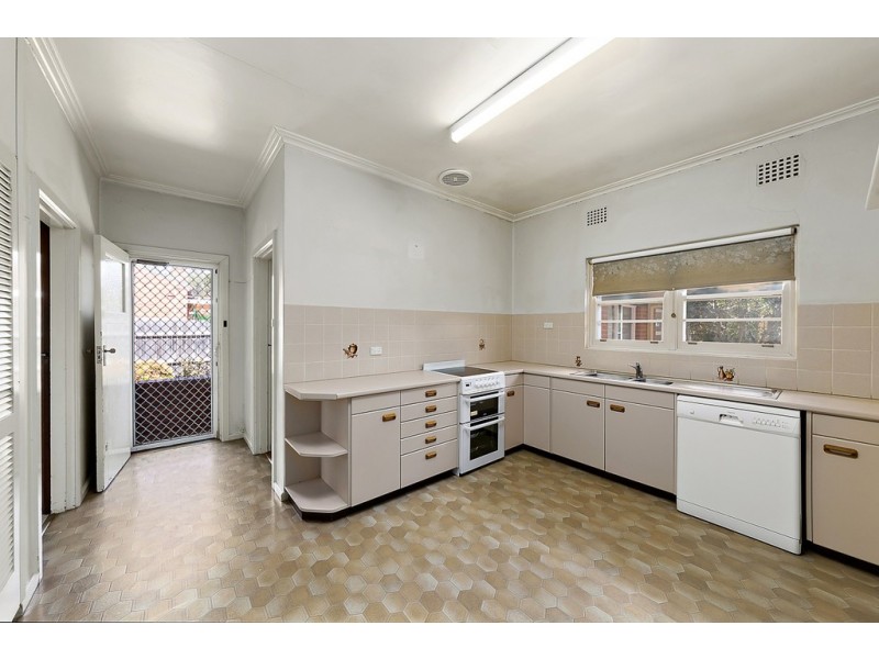 20 Sturt Avenue, Narrabundah ACT 2604