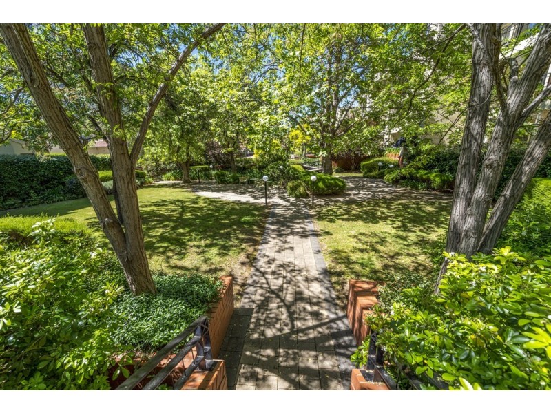 5/10 Dominion Circuit, Forrest ACT 2603