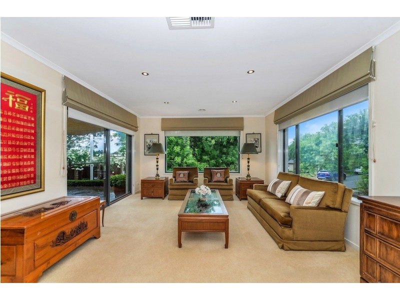 2 Pollock Street, Chifley ACT 2606