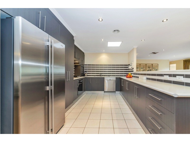 2 Pollock Street, Chifley ACT 2606