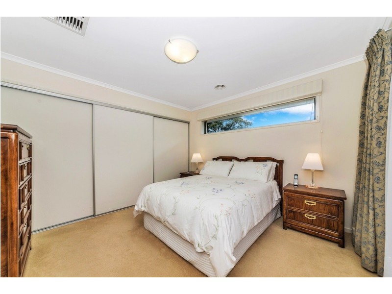 2 Pollock Street, Chifley ACT 2606