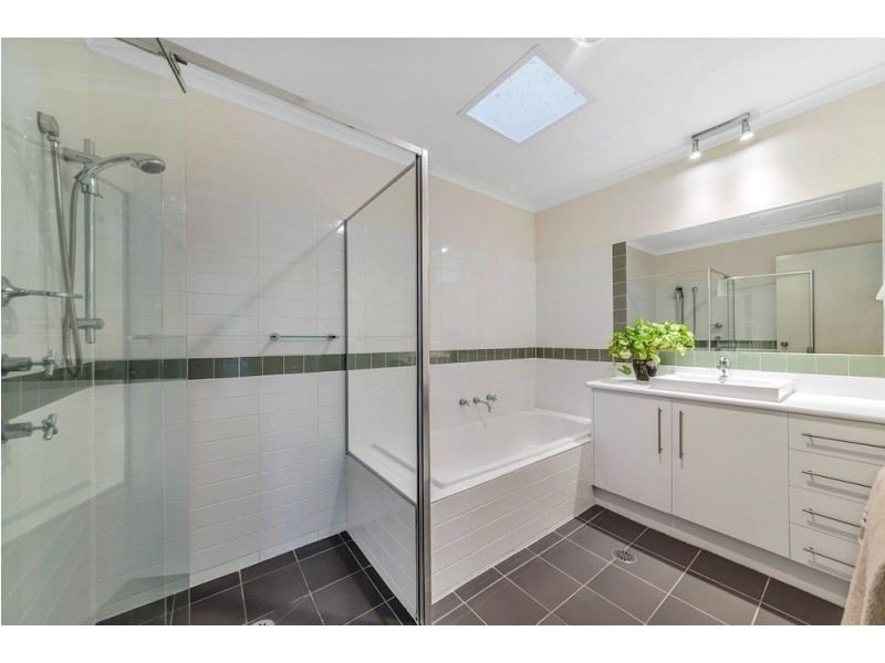 2 Pollock Street, Chifley ACT 2606