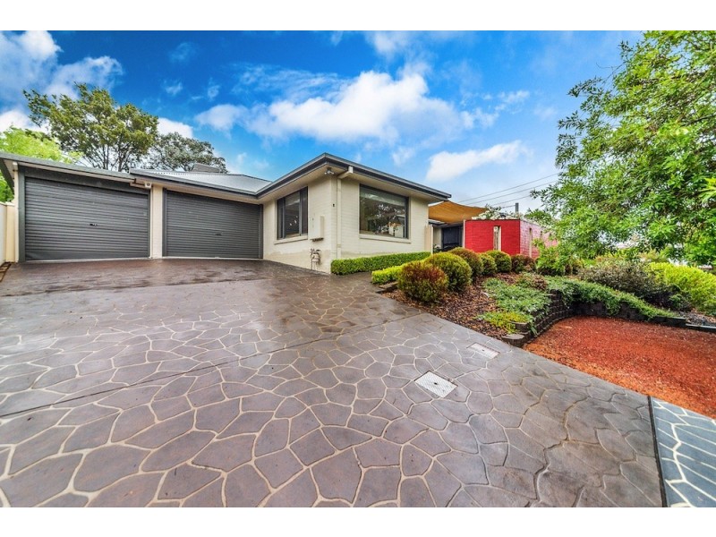 2 Pollock Street, Chifley ACT 2606