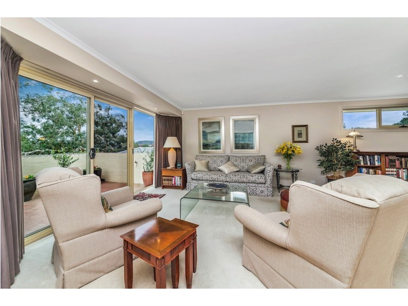 52 Olympus Way, Lyons ACT 2606