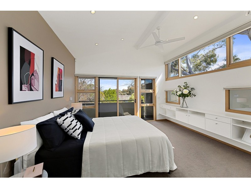 13 Beauchamp Street, Deakin ACT 2600