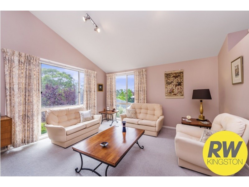 28 Stopford Crescent, Fadden ACT 2904