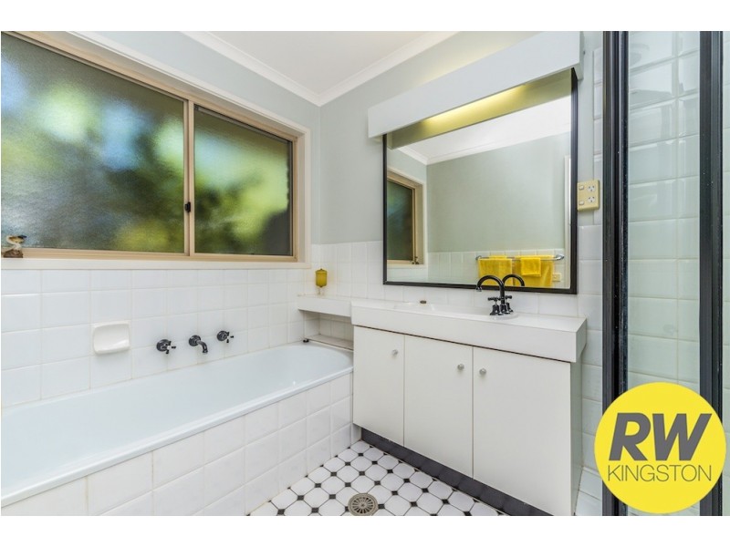 28 Stopford Crescent, Fadden ACT 2904