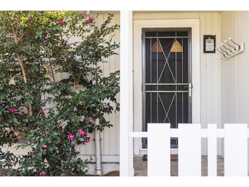 17 Tallara Parkway, Narrabundah ACT 2604