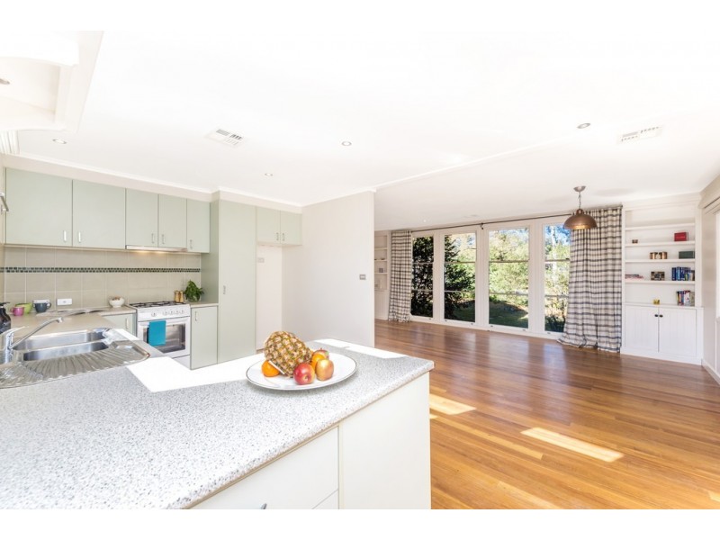 17 Tallara Parkway, Narrabundah ACT 2604