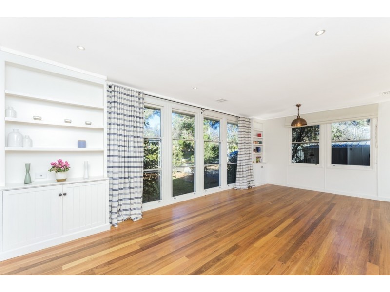 17 Tallara Parkway, Narrabundah ACT 2604