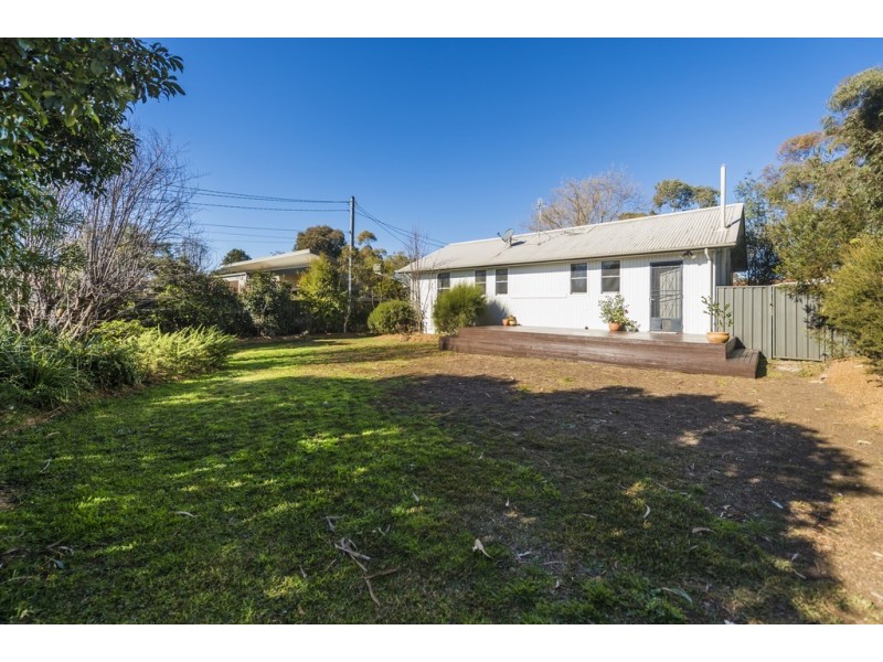 17 Tallara Parkway, Narrabundah ACT 2604