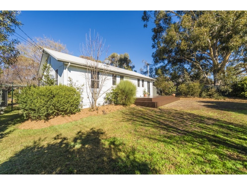 17 Tallara Parkway, Narrabundah ACT 2604